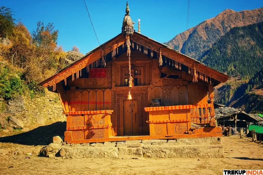 300-year-old-temple-osla-har-ki-dun-trek-1.webp