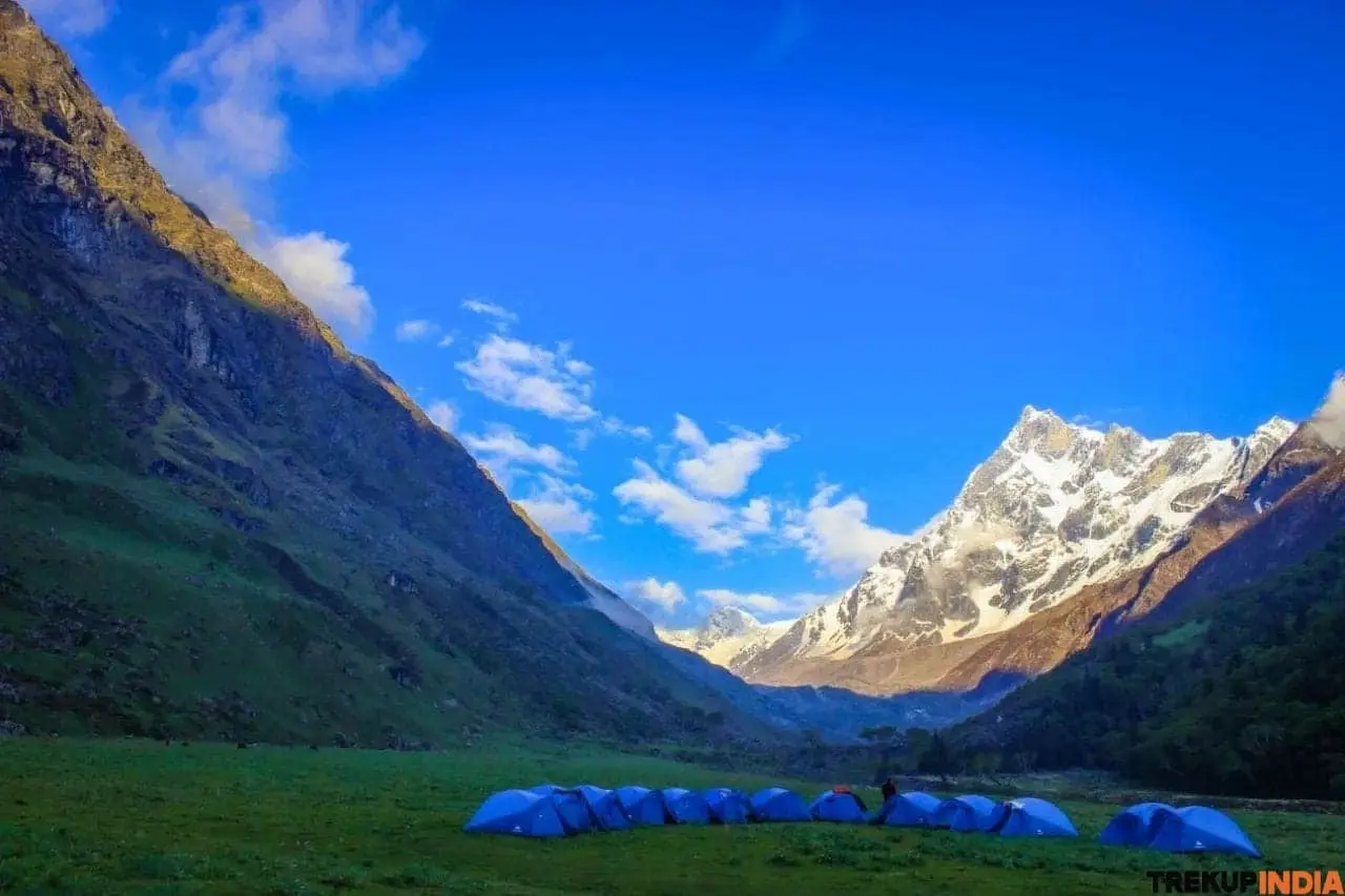 campsite-har-ki-dun-trek-trekupindia-sawargarohani-1-1.webp