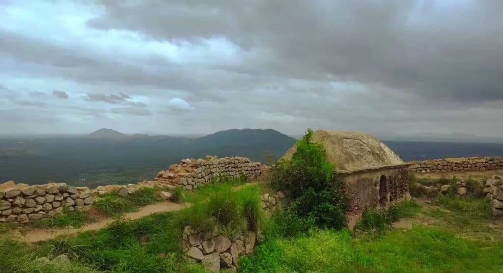 Trekking Places Near Bangalore 2 Halu Chilume