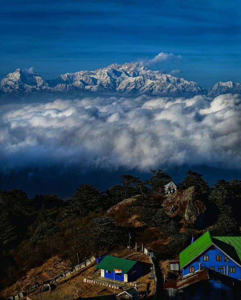 Sandakphu or Goechala? Deciding the Perfect Trek for You 3 Sandakphu to Phalut Trek